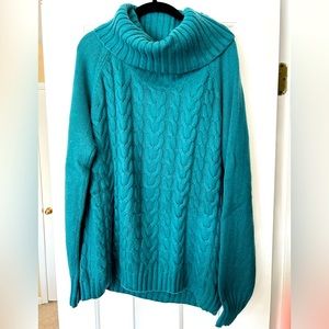 Cable Knit Turtleneck Sweater in Solid Condition